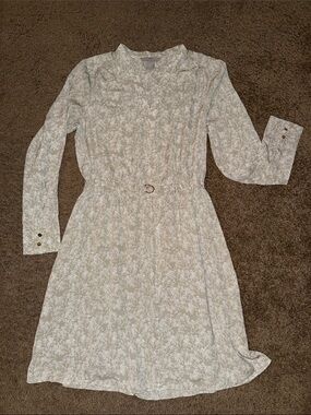 H&M Sage Green and White Floral Long-Sleeve Dress